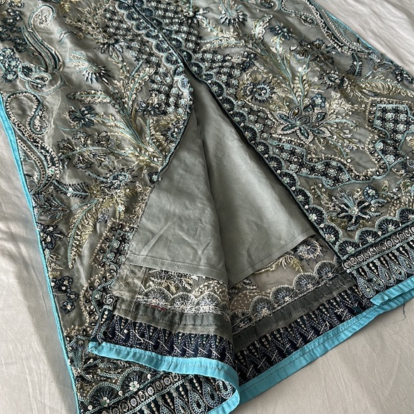 Fancy Pakistani 3pc Suit Shalwar kameez - Picture 11 of 11